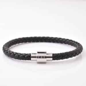 rond gevlochten leren armband met gravering