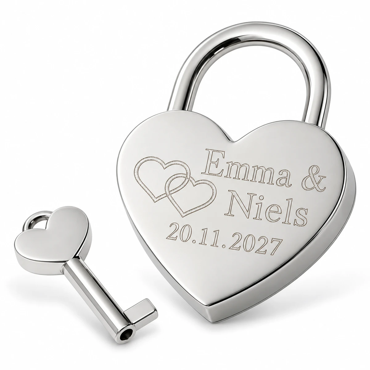Zilveren hartjesslot gegraveerd met Emma & Niels, twee hartjes en 20.11.2027