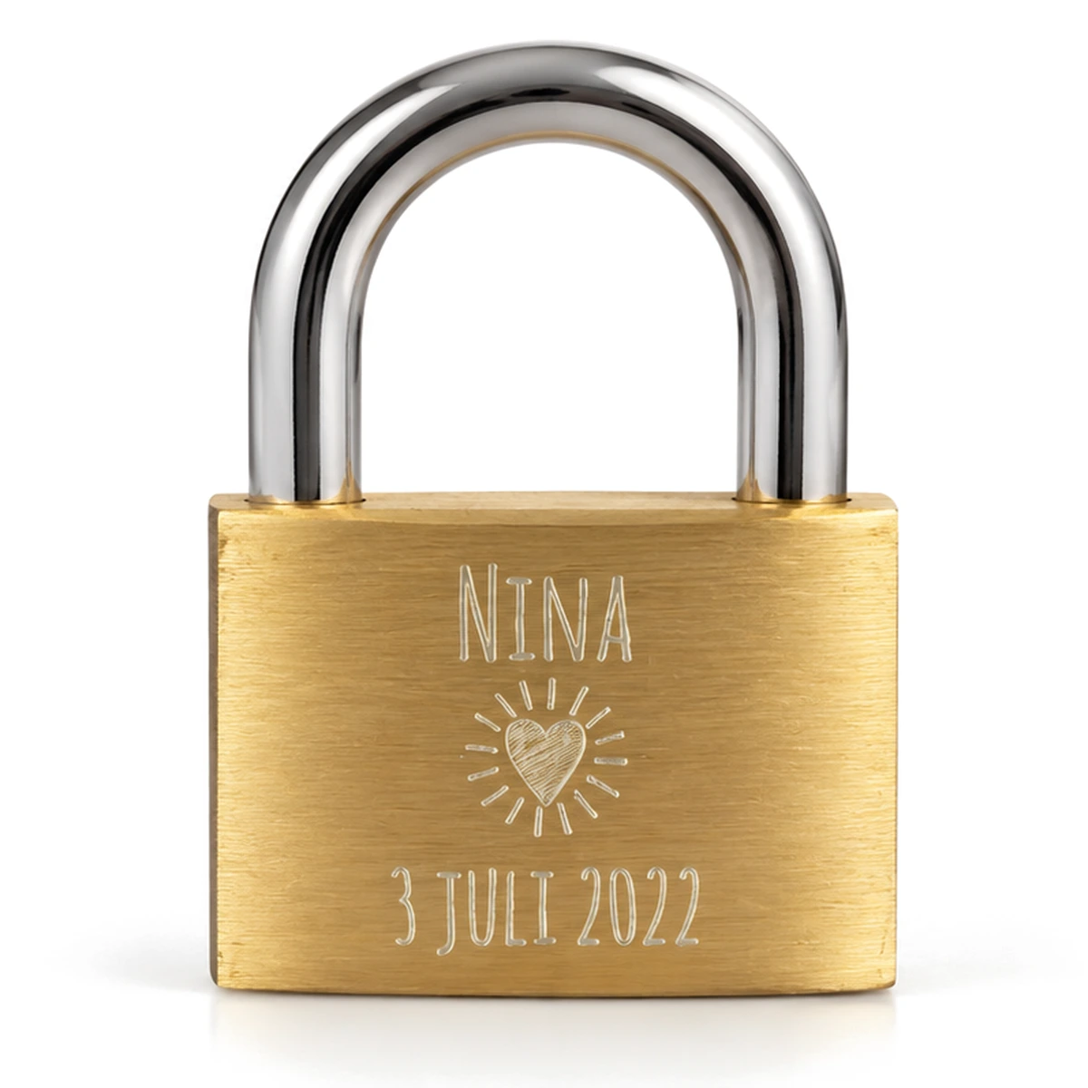 Messing liefdesslotje gegraveerd met de naam Nina, een stralend hartje en 3 juli 2022